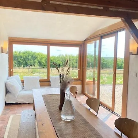 Maison De Charme Dans Un Ecrin De Verdure Et Calme