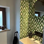 Maison De Charme Dans Un Ecrin De Verdure Et Calme Casa de Férias *