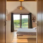 Casa de Férias Maison De Charme Dans Un Ecrin De Verdure Et Calme Saint-Gâtien-des-Bois