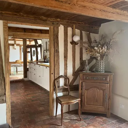 Maison De Charme Dans Un Ecrin De Verdure Et Calme *