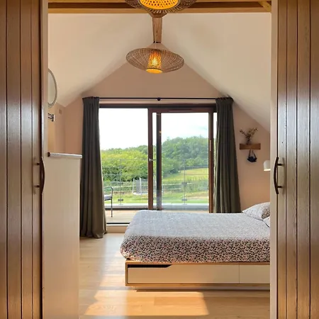 Hébergement de vacances Maison De Charme Dans Un écrin De Verdure Et Calme Saint-Gatien-des-Bois